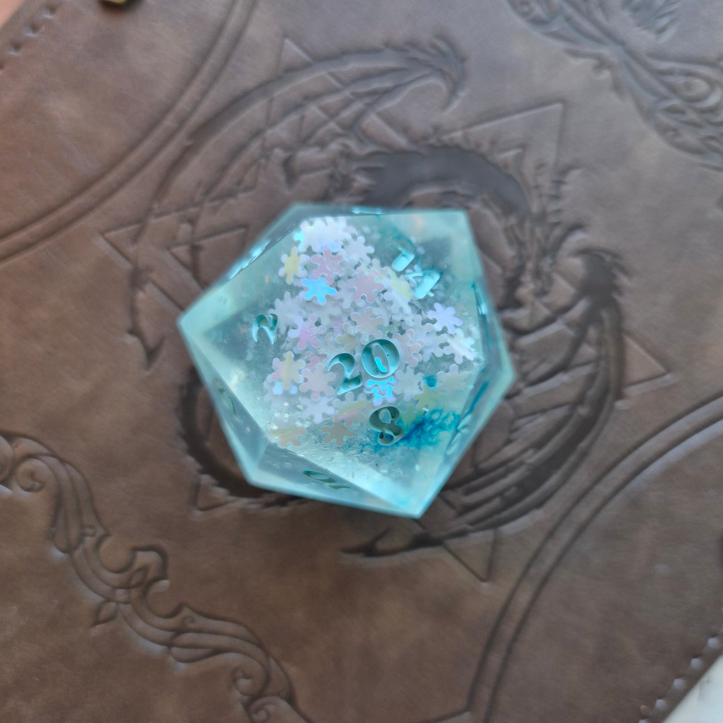 Snowflake Glitter Chonk D20 - 40mm